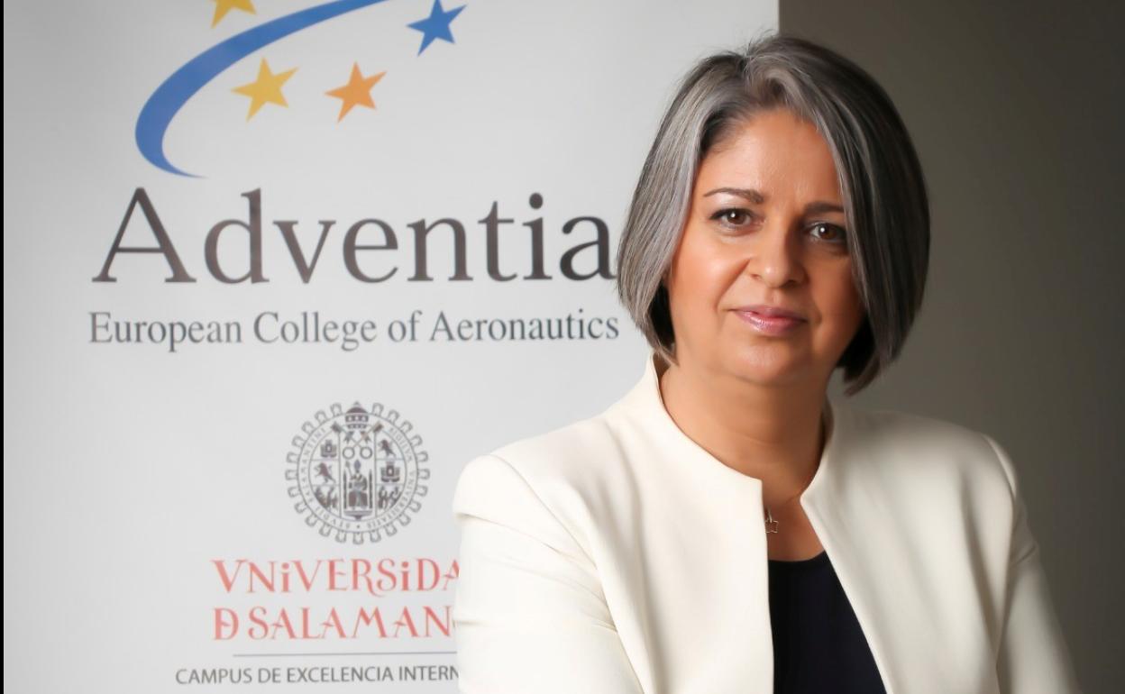 Elena Borrego .