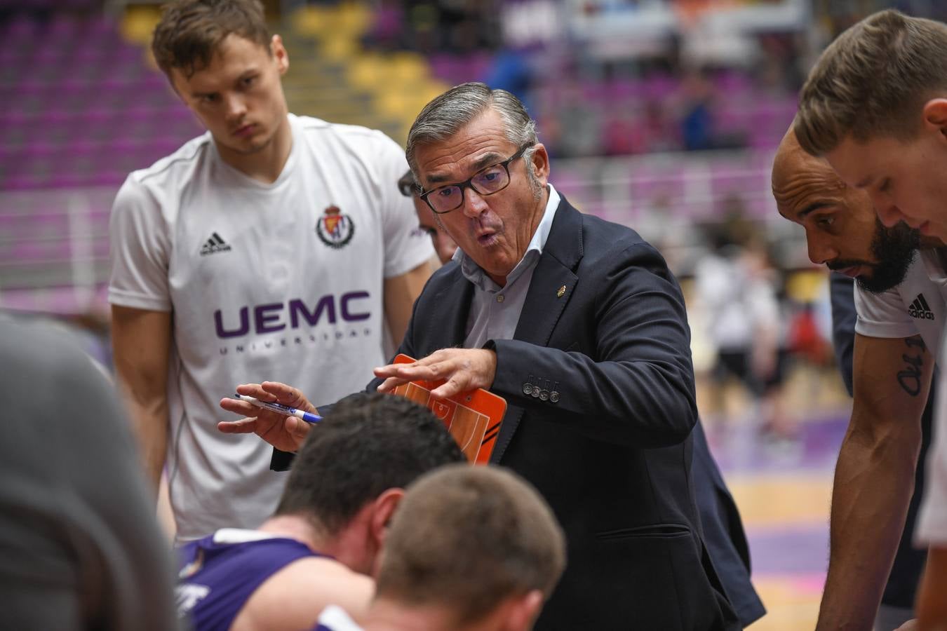 Fotos: El Real Valladolid Baloncesto renace tres derrotas después