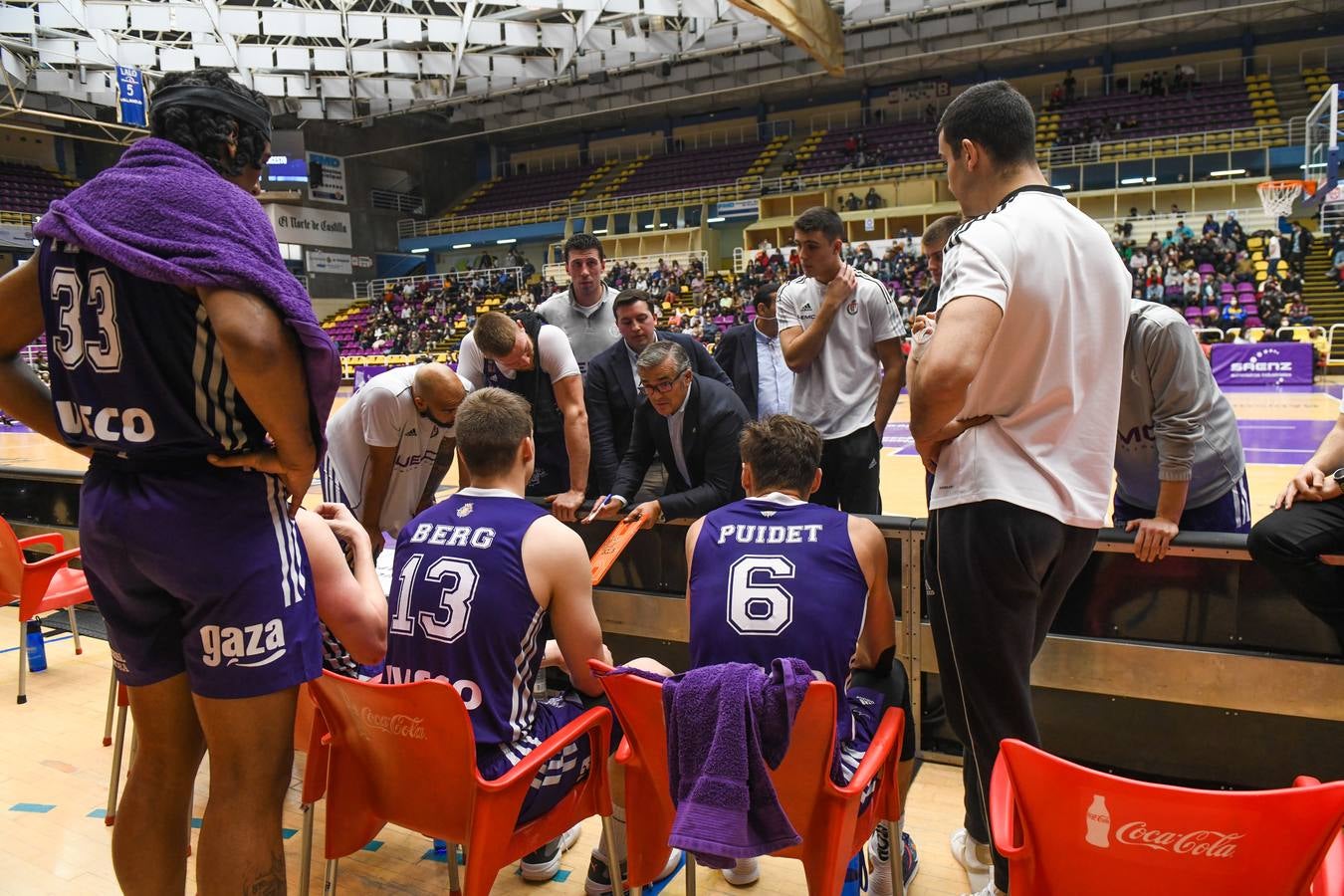 Fotos: El Real Valladolid Baloncesto renace tres derrotas después