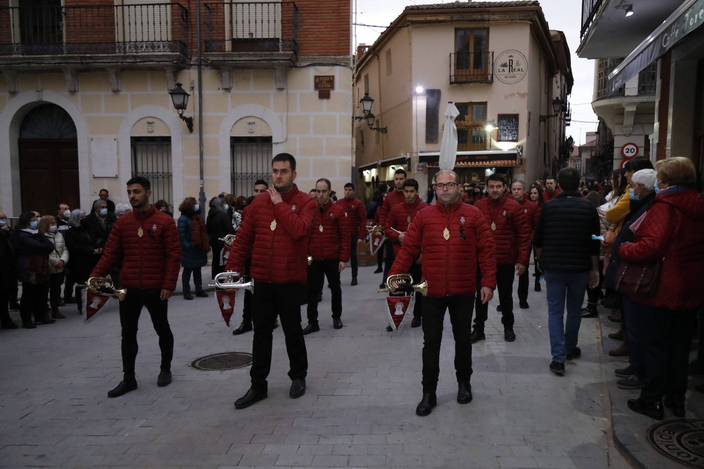 Fotos: Desfile de bandas de Semana Santa de Peñafiel
