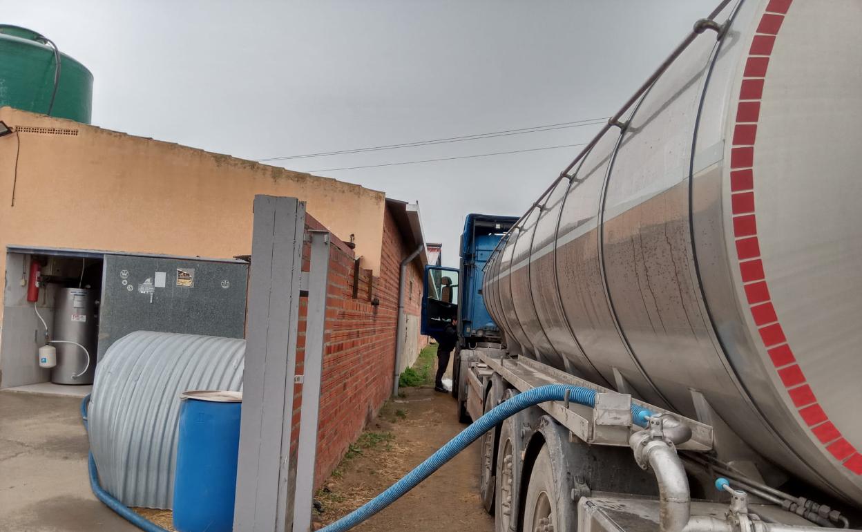 Recogida de leche durante estos días de huelga del transporte. 