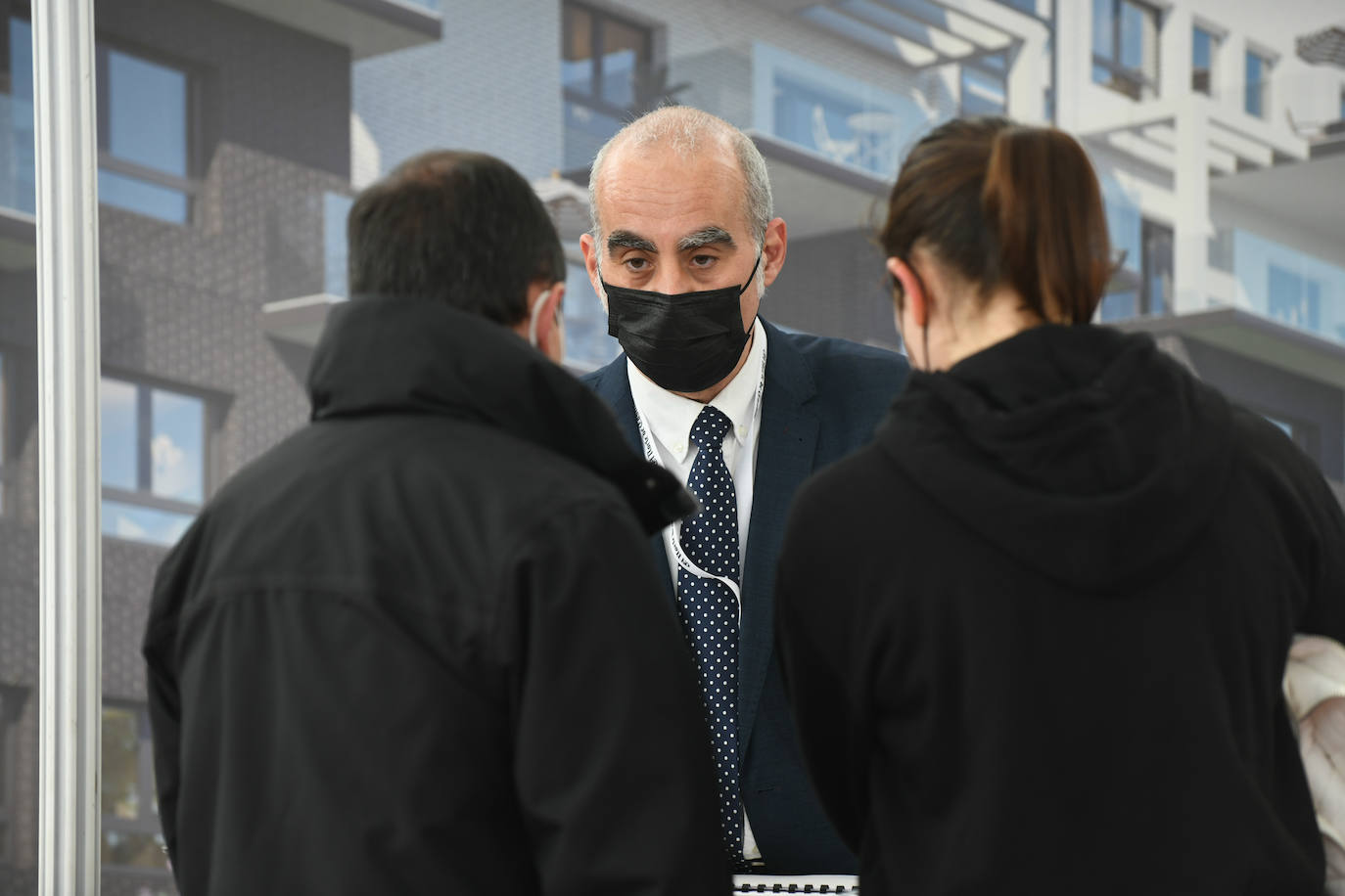 Fotos: Jornada del sábado en la Feria Inmobiliaria de Primavera de Valladolid (FIVA) 2022 (1 de 2)