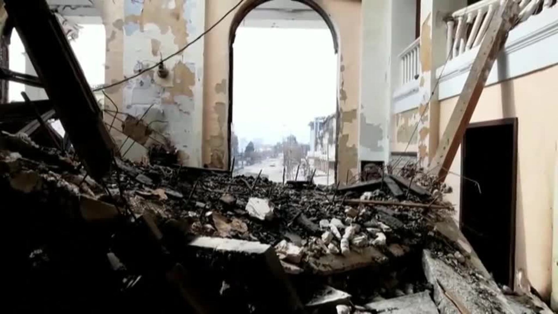 Escalofriantes imágenes del teatro de Mariupol bombardeado