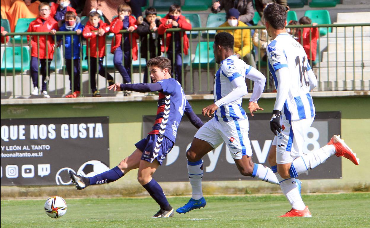 Rafa Llorente fue el autor del gol de la Gimnástica Segoviana al Leganés B el pasado domingo en La Albuera.