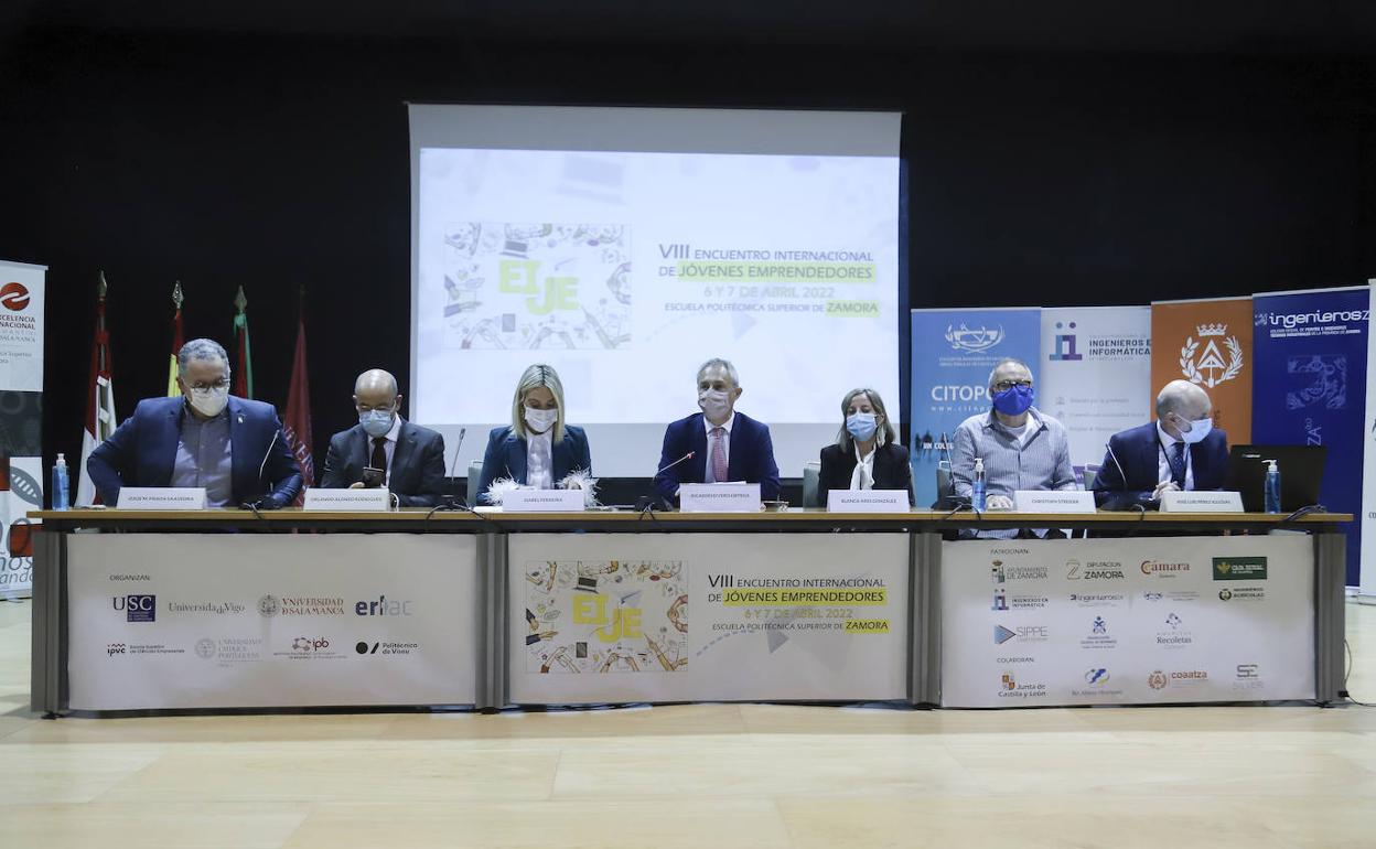 El rector de la USAL clausura el VII Encuentro Internacional de Jóvenes Emprendedores, que se celebra en Zamora