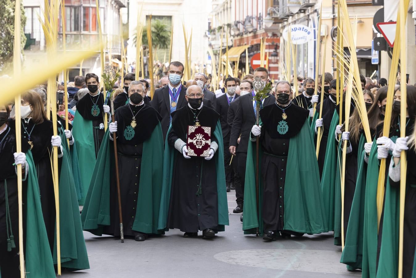 La procesión de La Borriquilla a su paso por las calles de Valladolid. 