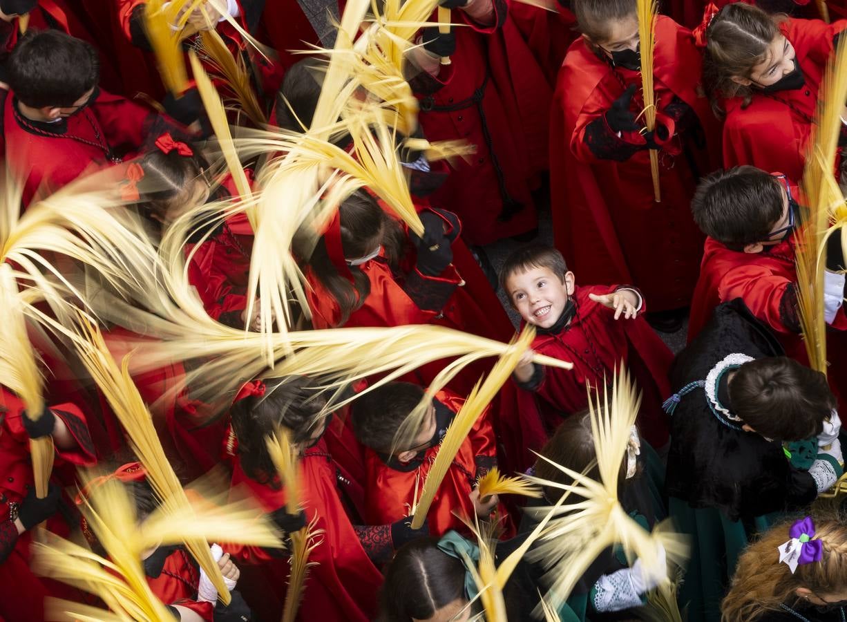 La procesión de La Borriquilla a su paso por las calles de Valladolid. 