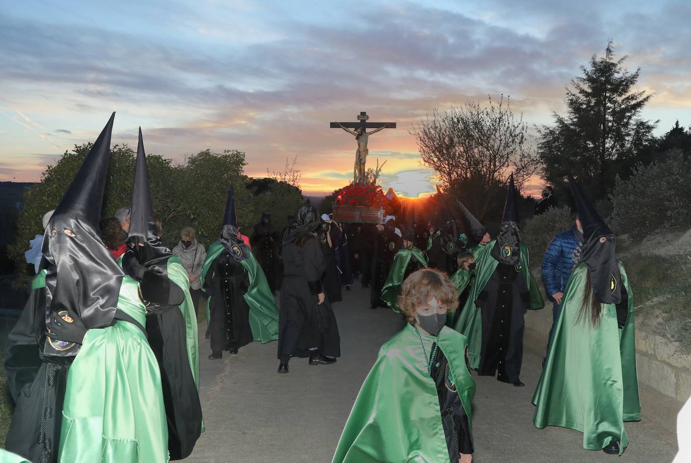 Fotos: Dolor a los pies del Cristo del Otero