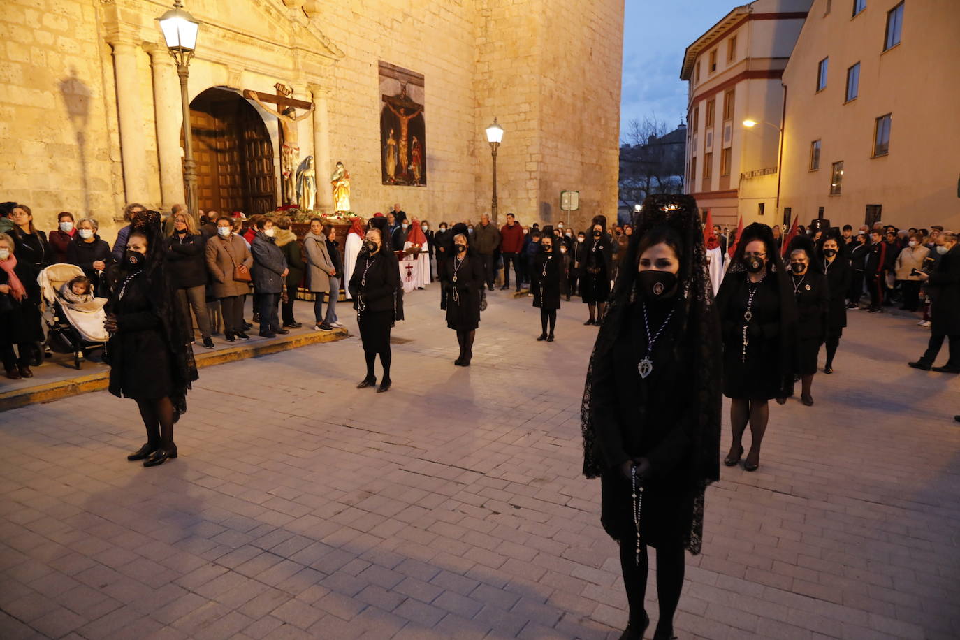 Fotos: Procesión del Cristo de la Buena Muerte en Peñafiel (2/4)