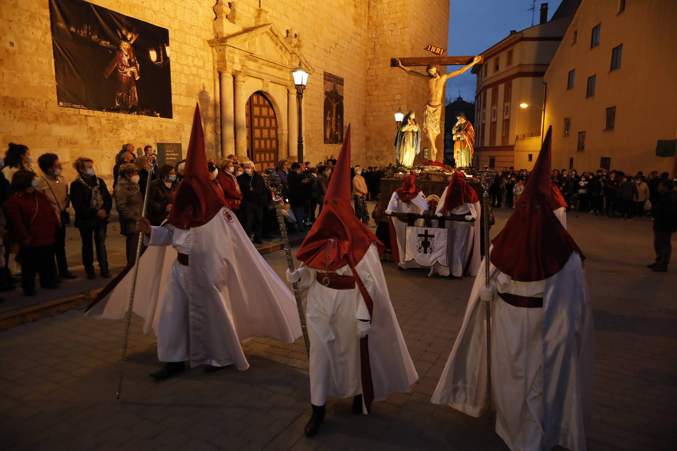 Fotos: Procesión del Cristo de la Buena Muerte en Peñafiel (2/4)