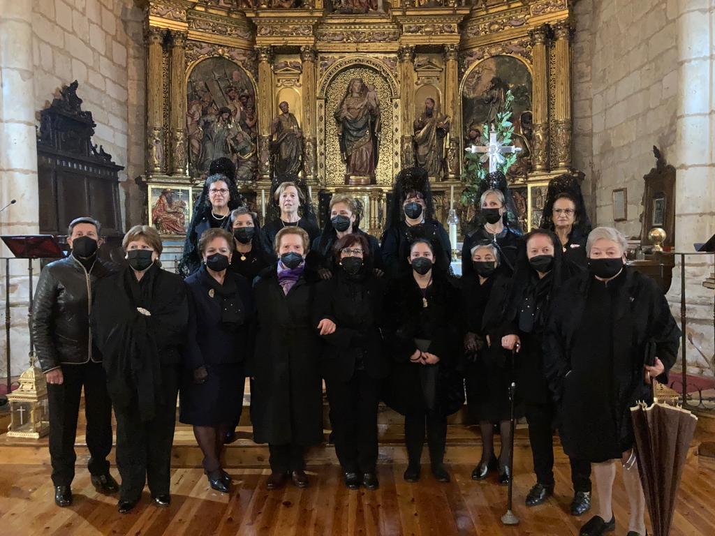 Fotos: Procesión de Lunes Santo en Torrelobatón en el interior de la iglesia (1/4)