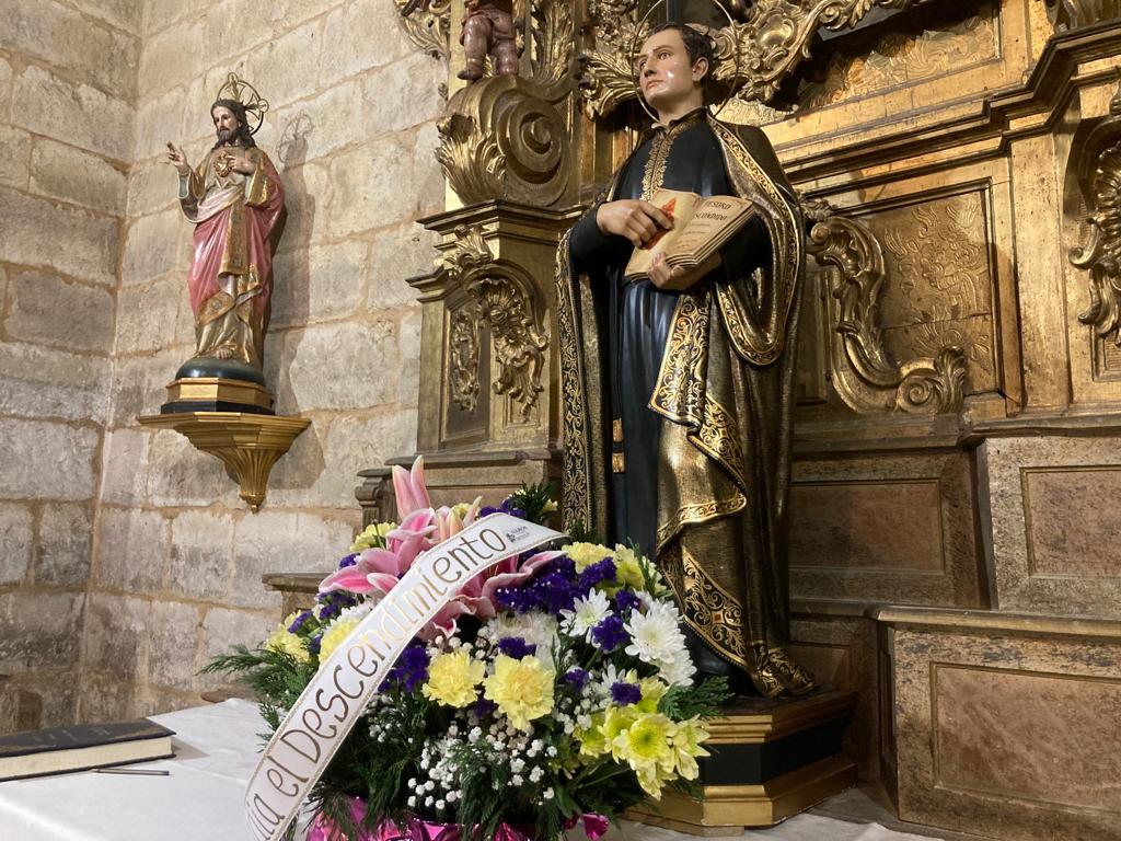 Fotos: Procesión de Lunes Santo en Torrelobatón en el interior de la iglesia (2/3)