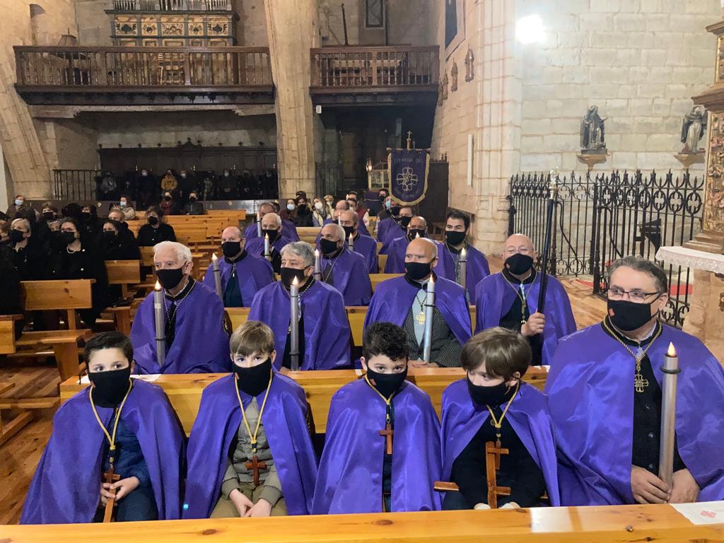 Fotos: Procesión de Lunes Santo en Torrelobatón en el interior de la iglesia (3/3)