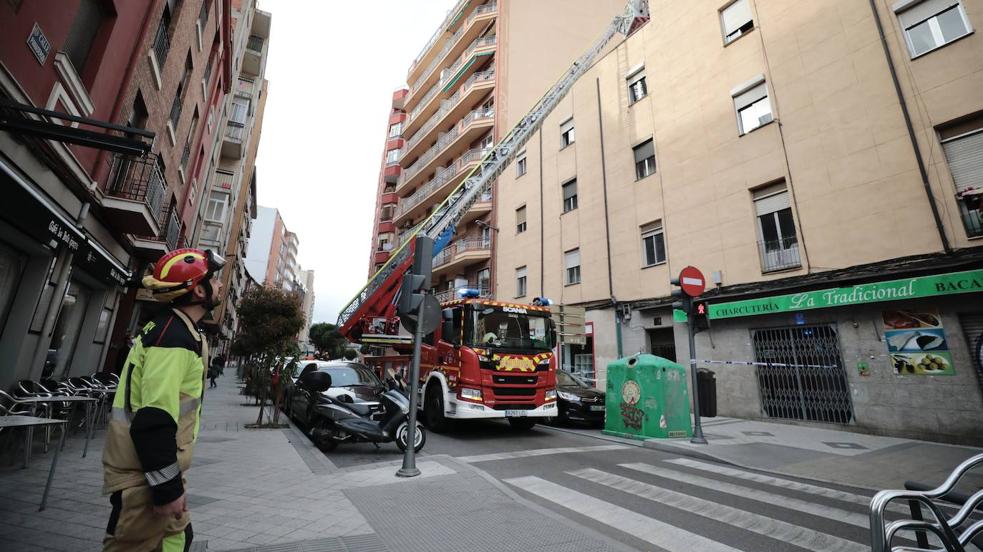 Caída de cascotes en la calle Panaderos de Valladolid