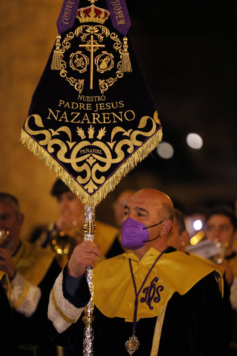 Fotos: Peñafiel se vuelca con la procesión de Nuestro Padre Jesús Nazareno