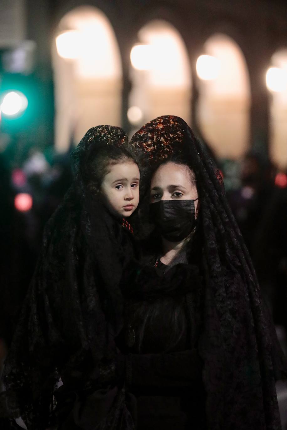 Fotos: Procesión de la Piedad por las calles de Valladolid