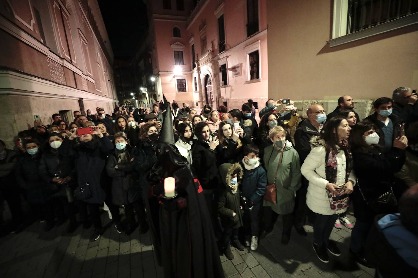 Fotos: Procesión de la Piedad por las calles de Valladolid