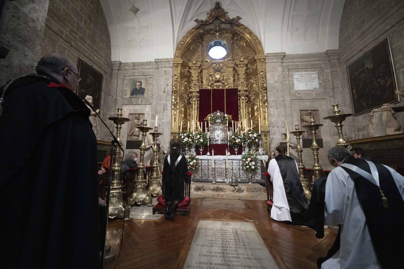 Fotos: Estación Eucarística en la Catedral de la Cofradía de Nuestro Padre Jesús Resucitado, María Santísima de la Alegría y las Lágrimas de San Pedro