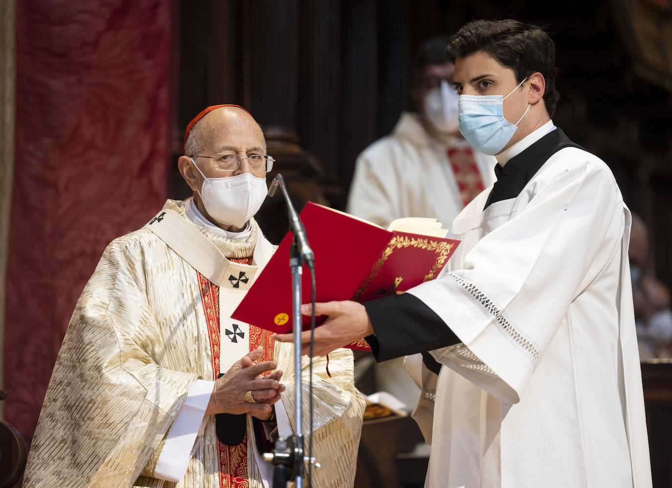 Fotos: Misa crismal en la Catedral de Valladolid