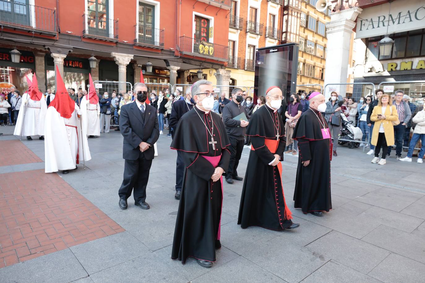 Fotos: Sermón de las Siete Palabras en Valladolid durante la jornada de Viernes Santo (1/2)