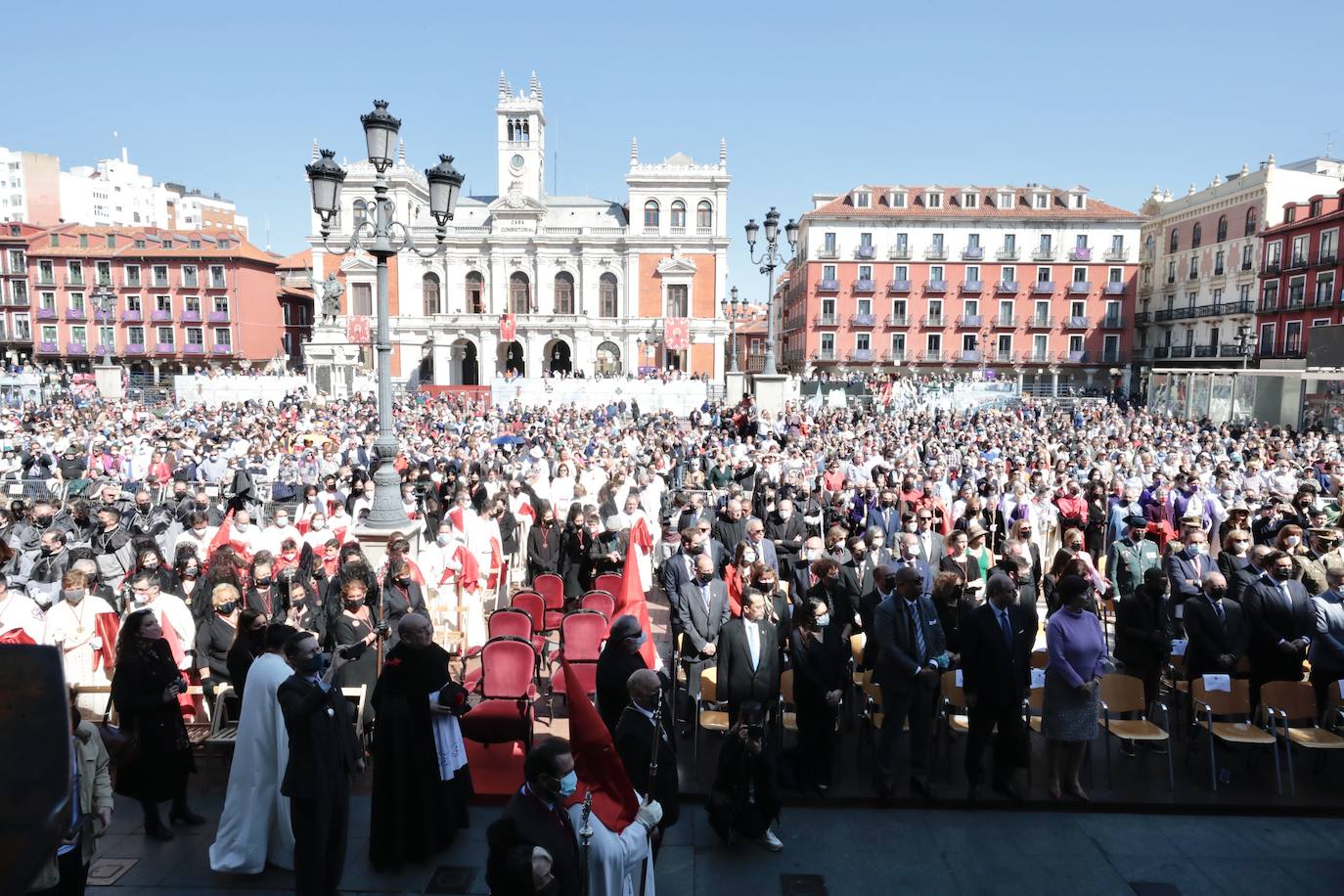 Fotos: Sermón de las Siete Palabras en Valladolid durante la jornada de Viernes Santo (1/2)