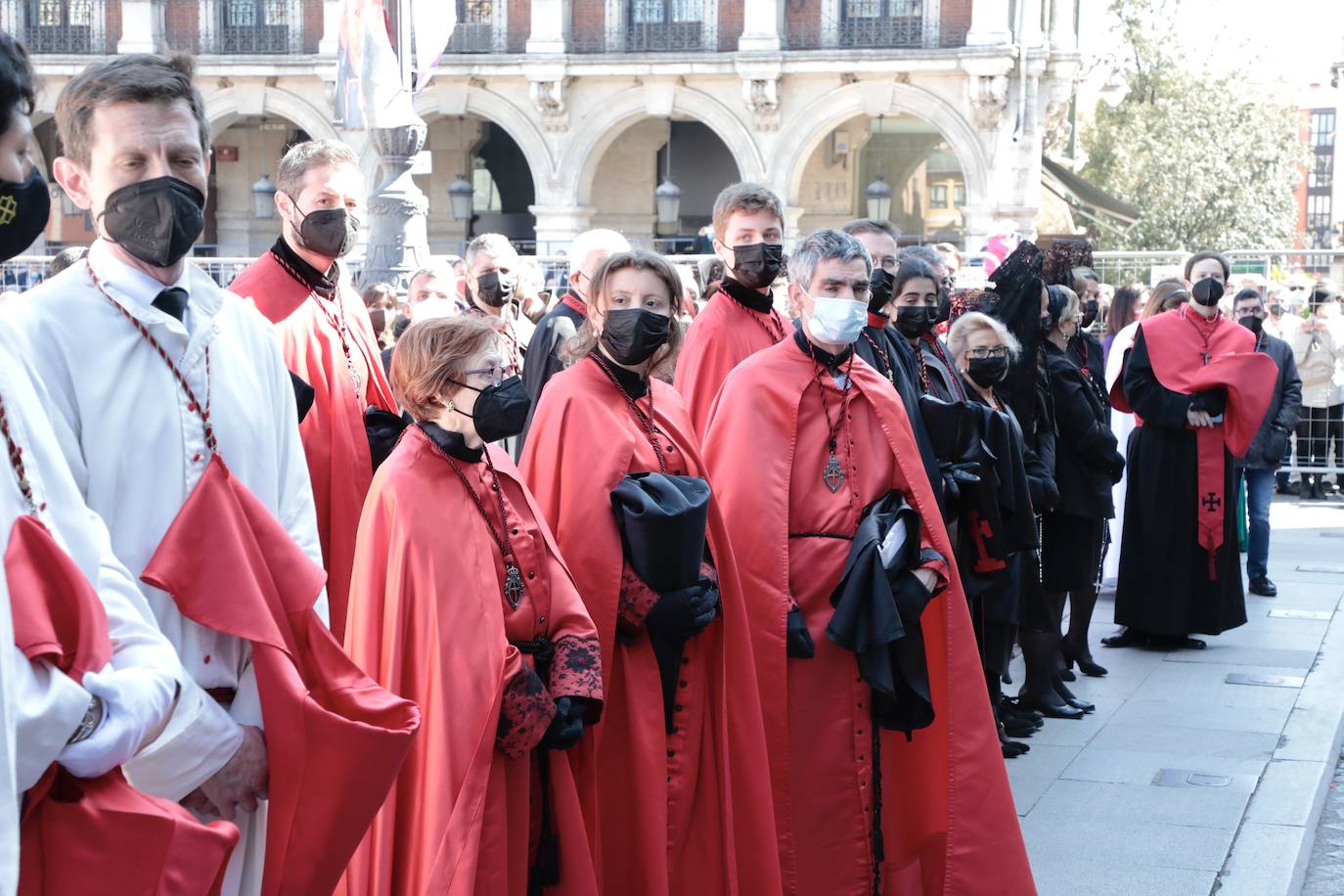 Fotos: Sermón de las Siete Palabras en Valladolid durante la jornada de Viernes Santo (1/2)