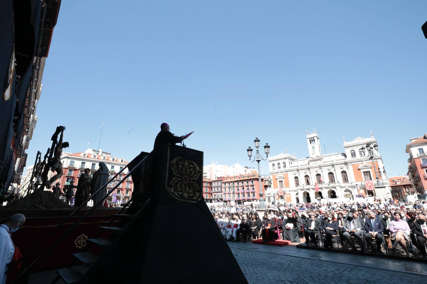 Fotos: Sermón de las Siete Palabras en Valladolid durante la jornada de Viernes Santo (1/2)