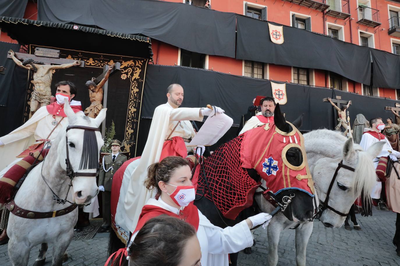 Fotos: Sermón de las Siete Palabras en Valladolid durante la jornada de Viernes Santo (2/2)