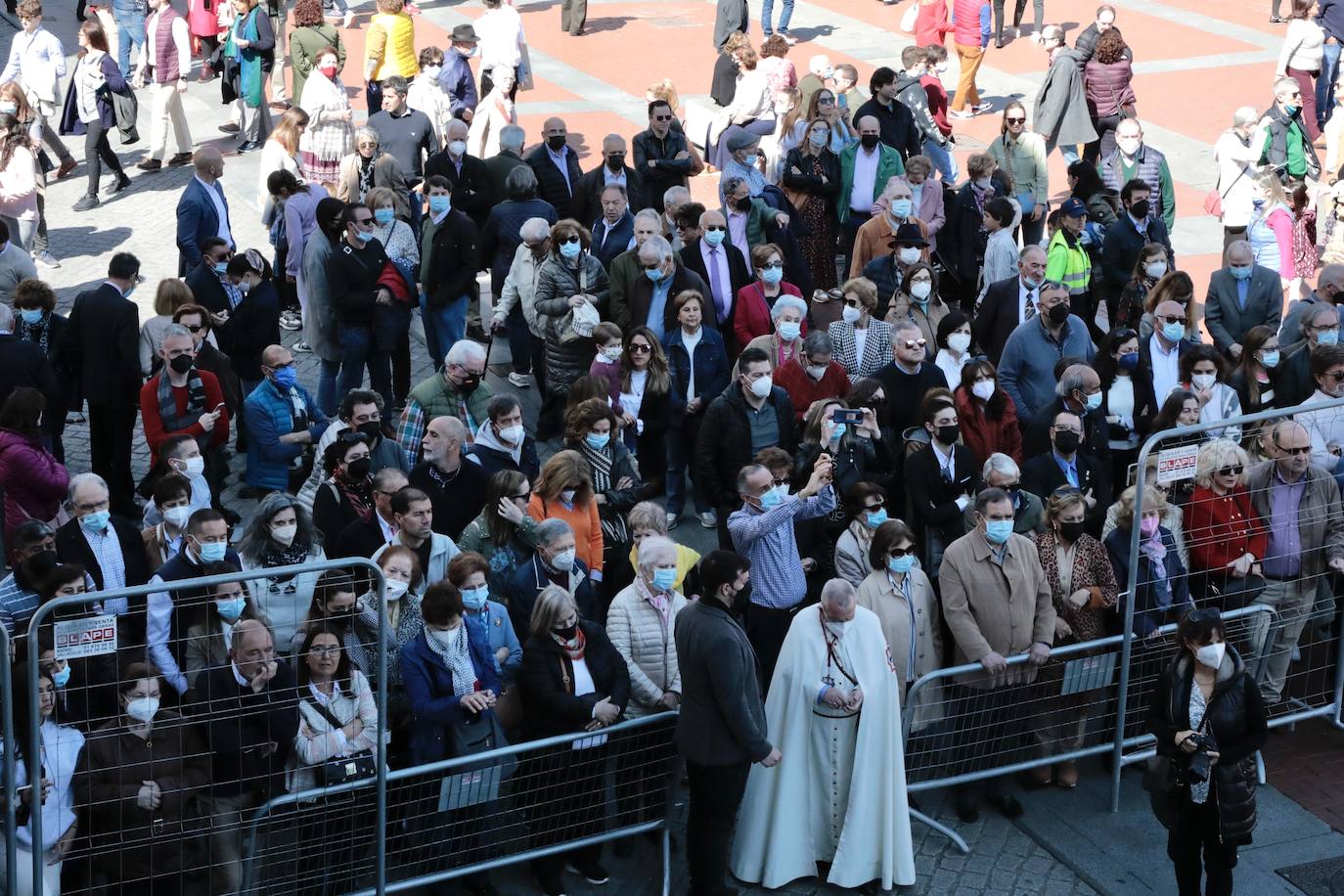 Fotos: Sermón de las Siete Palabras en Valladolid durante la jornada de Viernes Santo (2/2)