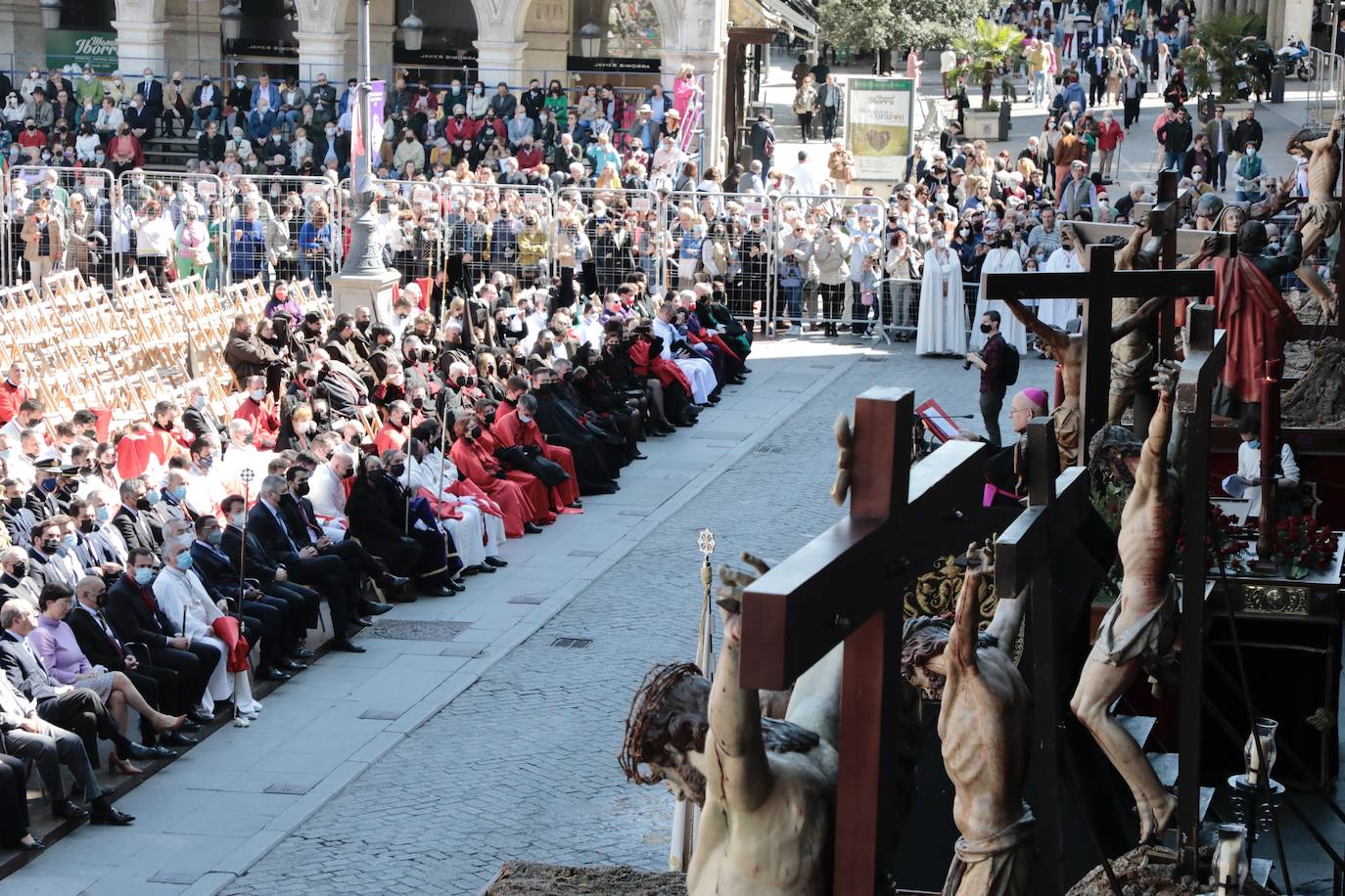 Fotos: Sermón de las Siete Palabras en Valladolid durante la jornada de Viernes Santo (2/2)