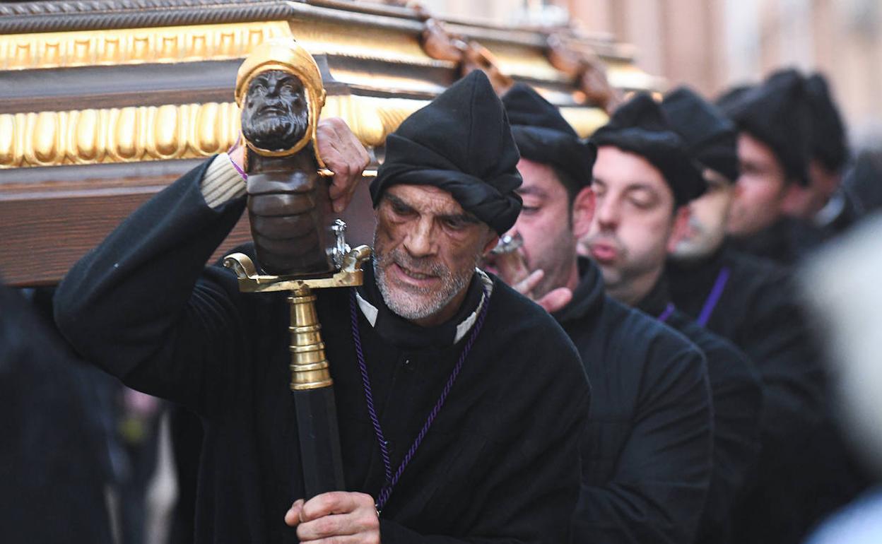 Semana Santa en Medina de Rioseco: Jueves Santo: Fue «la misma procesión de antaño», pero tres años después sin pasar por las rúas y plazas