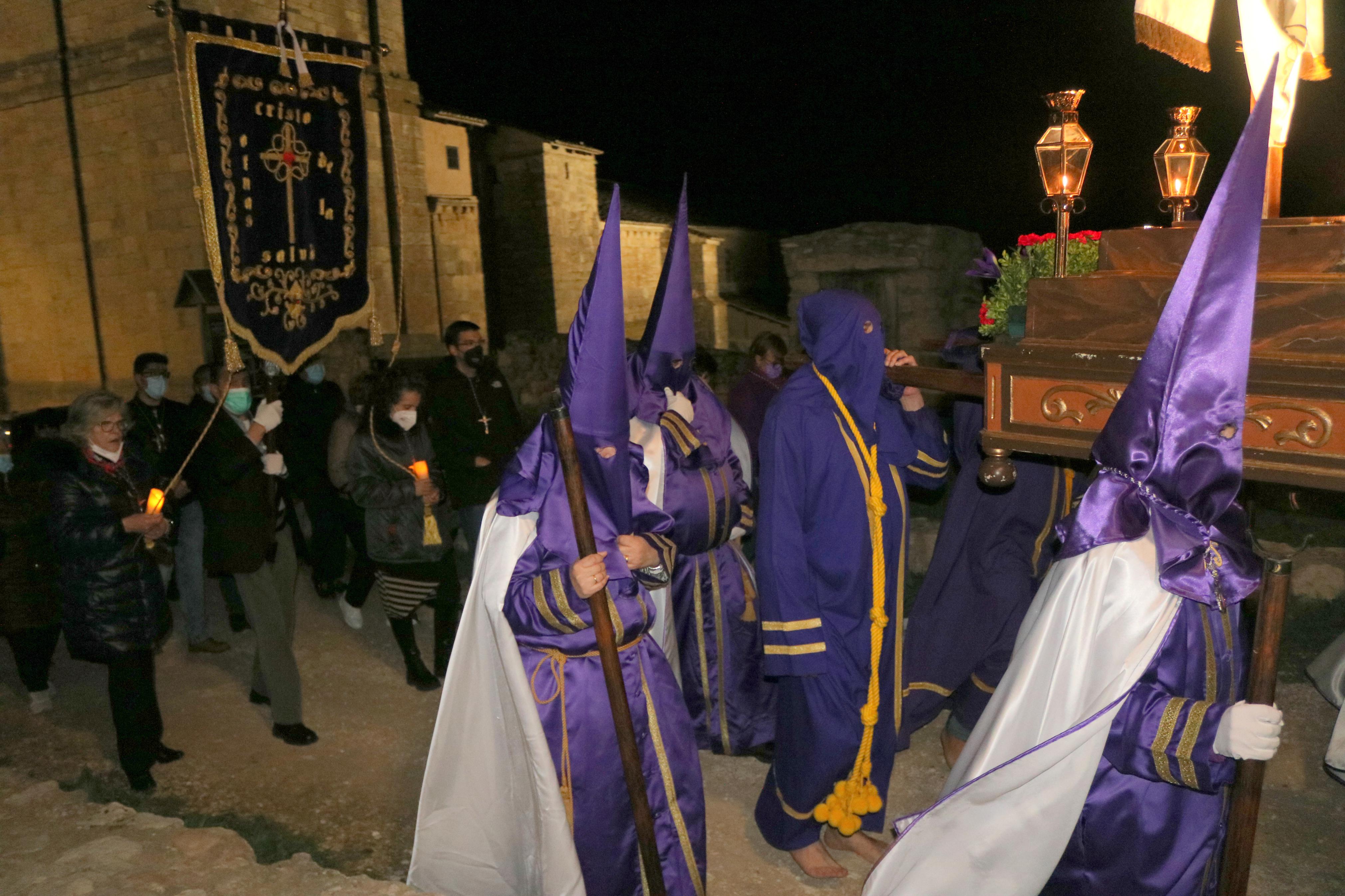 Los Nazarenos de Baltanás organizaron el XXII Vía Crucis del Silencio en el que también participaron los Hermanos de Palencia
