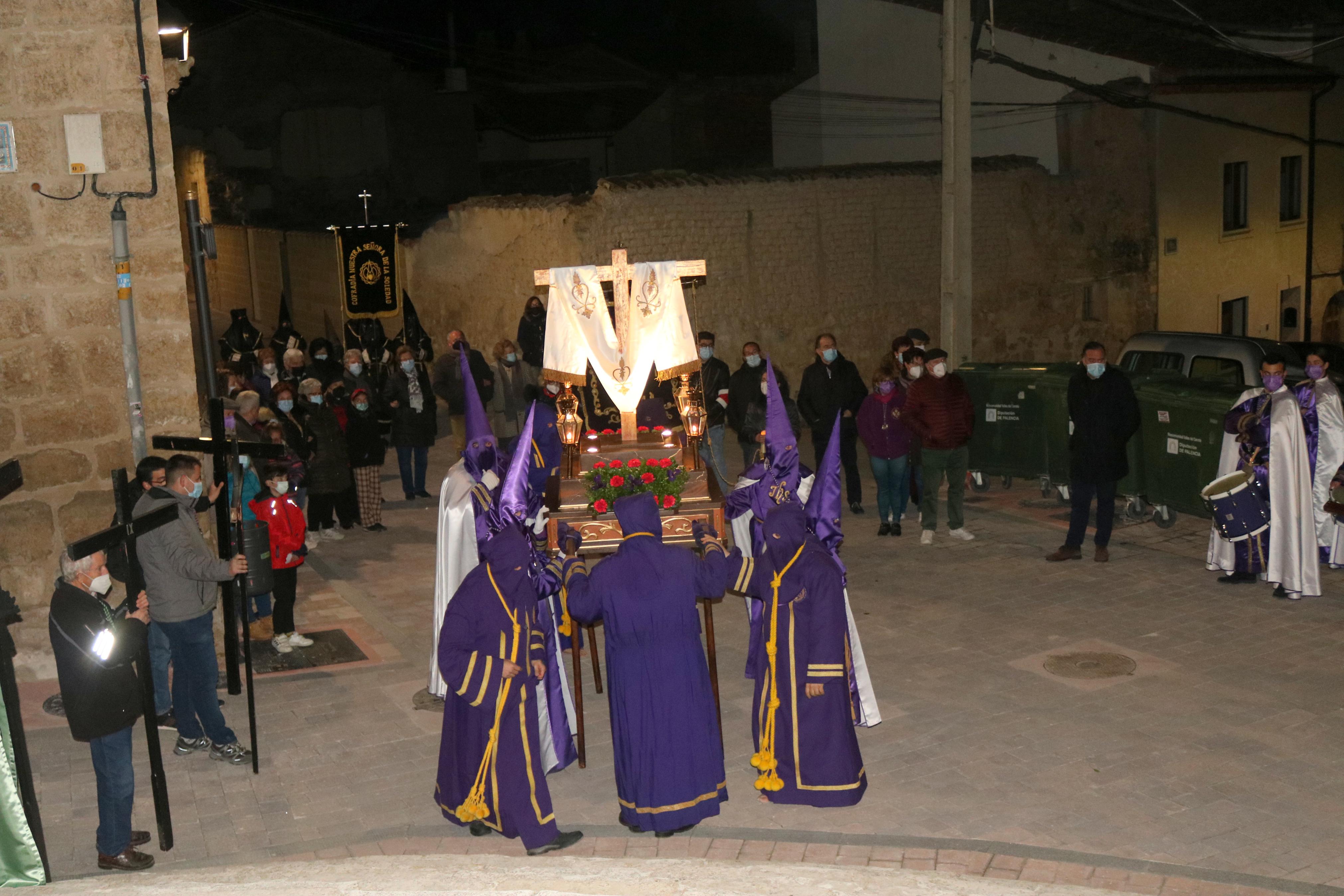 Los Nazarenos de Baltanás organizaron el XXII Vía Crucis del Silencio en el que también participaron los Hermanos de Palencia