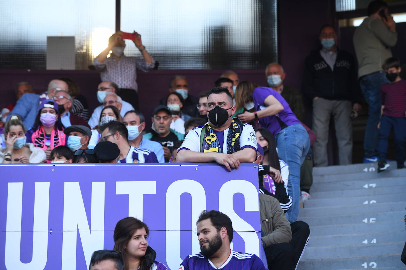 Fotos: Búscate en el grada del Real Valladolid-Almería (2/9)