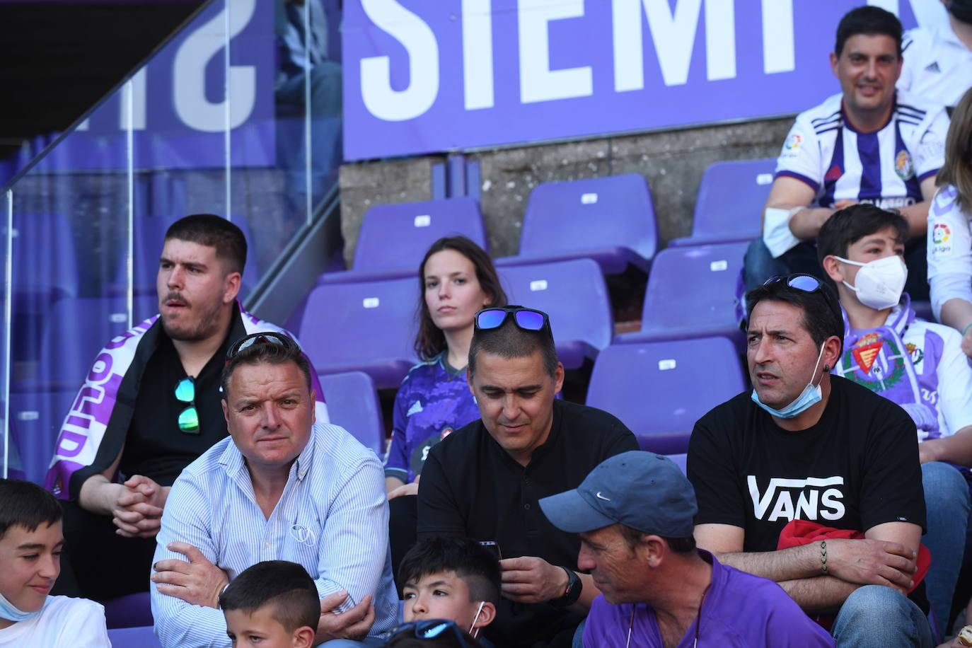 Fotos: Búscate en el grada del Real Valladolid-Almería (2/9)