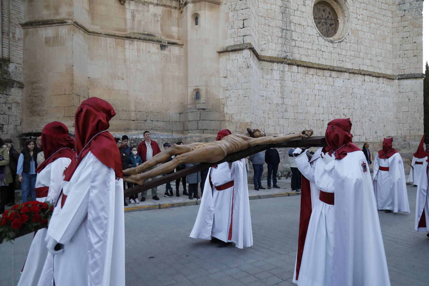Fotos: Procesión General del Viernes Santo en Peñafiel (2/5)