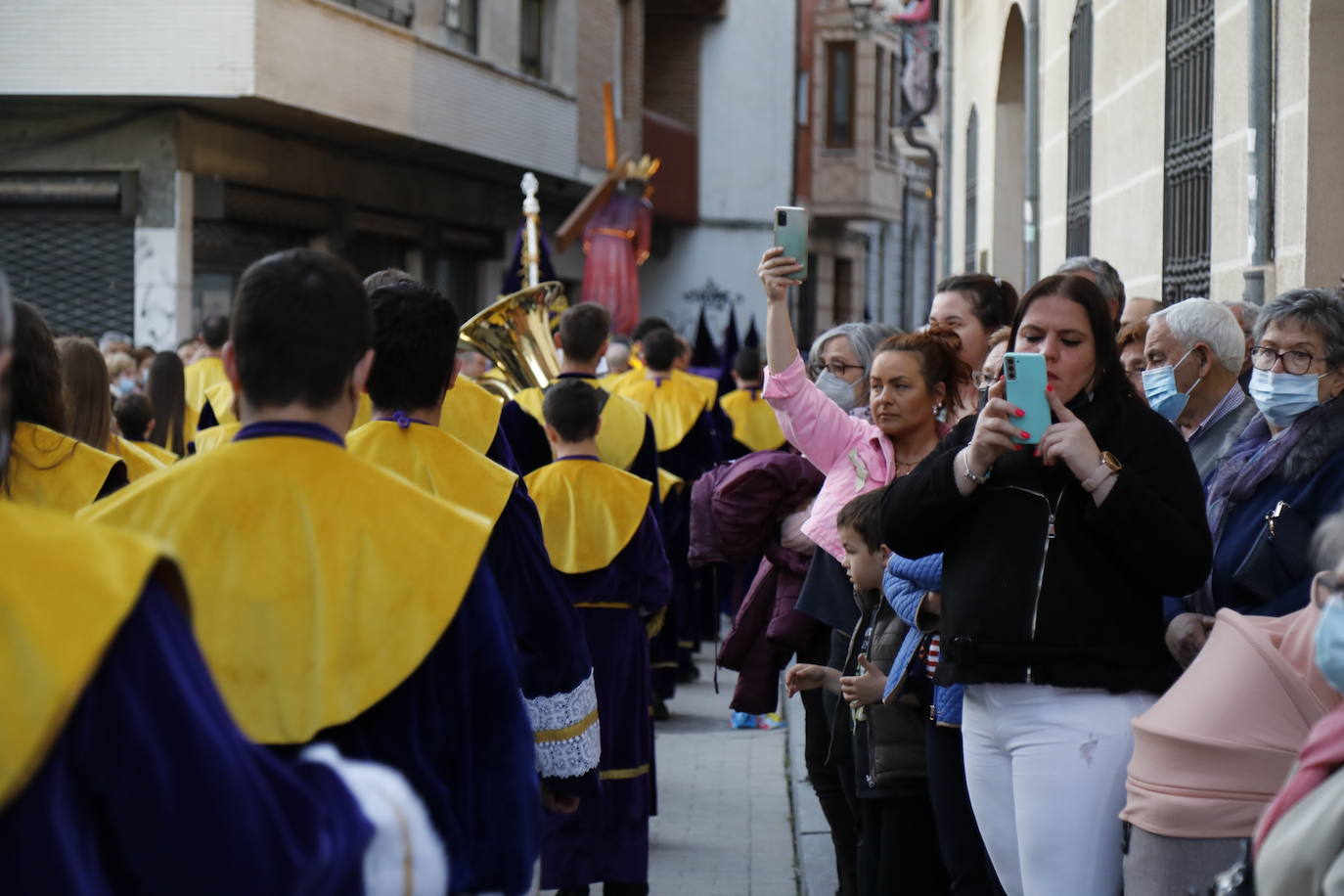 Fotos: Procesión General del Viernes Santo en Peñafiel (2/5)
