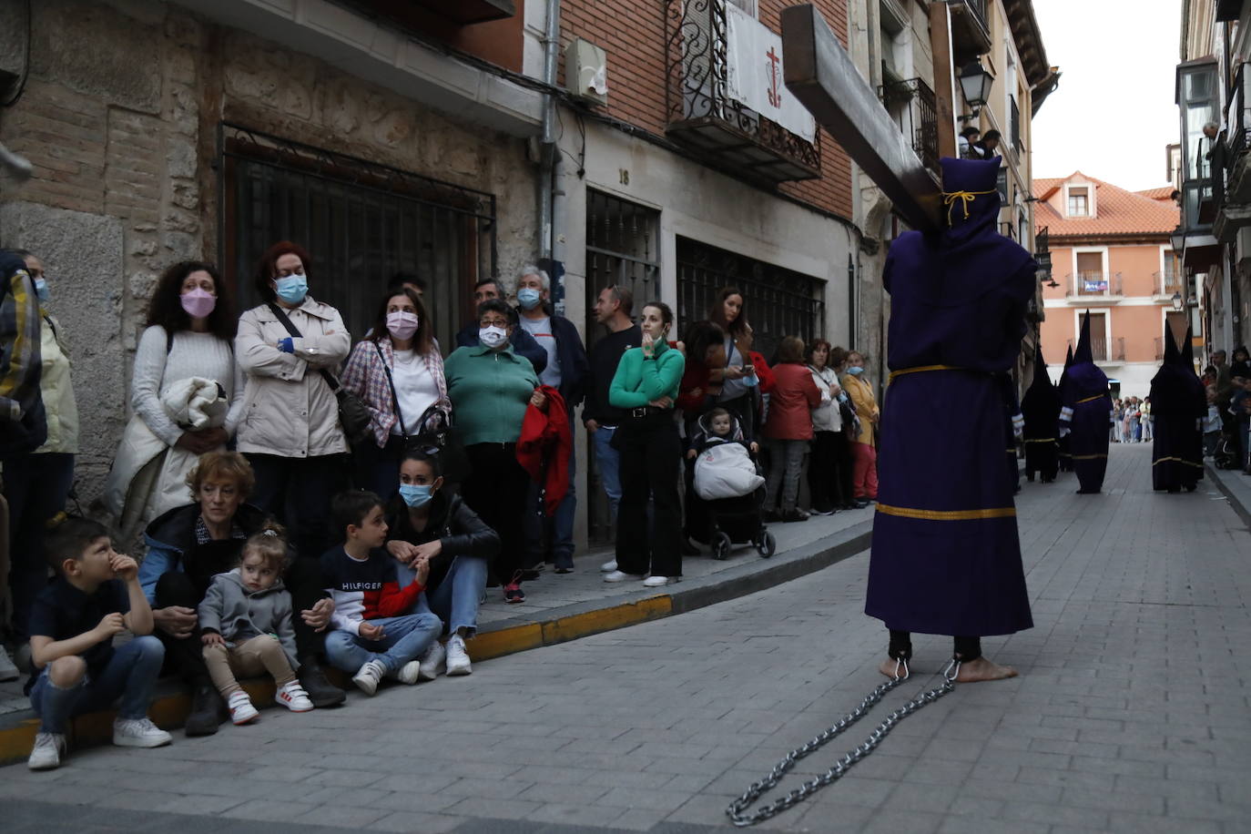 Fotos: Procesión General del Viernes Santo en Peñafiel (2/5)
