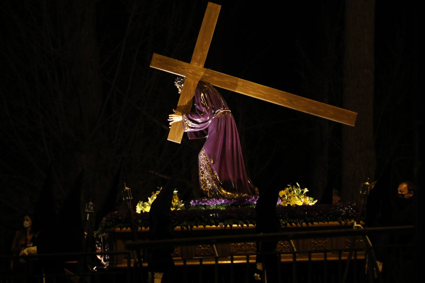 Fotos: Procesión General del Viernes Santo en Peñafiel (5/5)