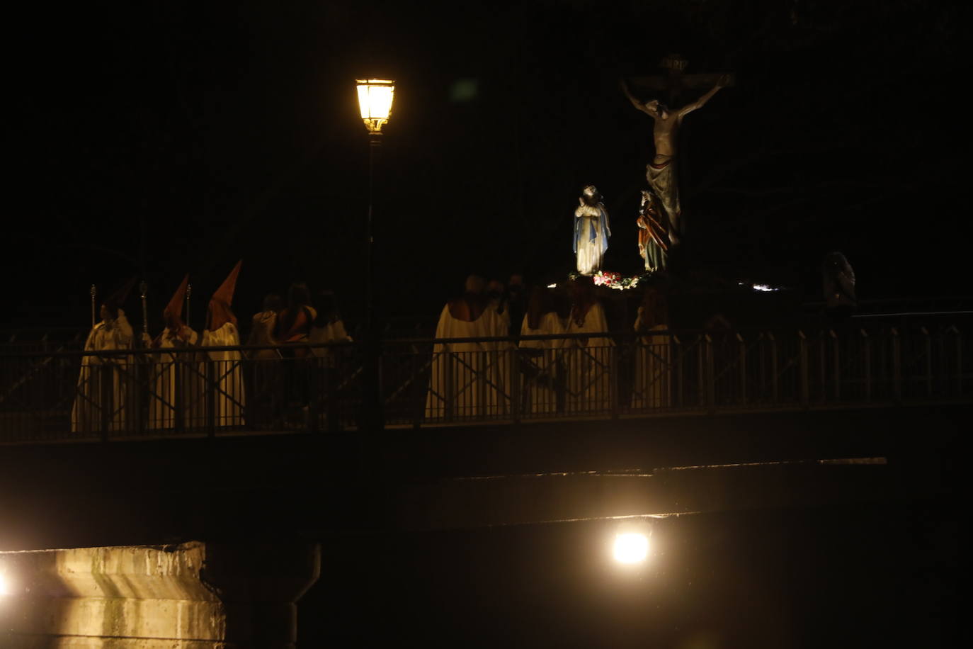 Fotos: Procesión General del Viernes Santo en Peñafiel (5/5)