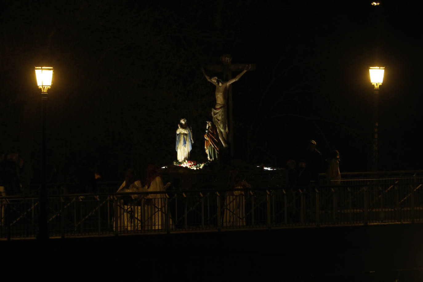 Fotos: Procesión General del Viernes Santo en Peñafiel (5/5)