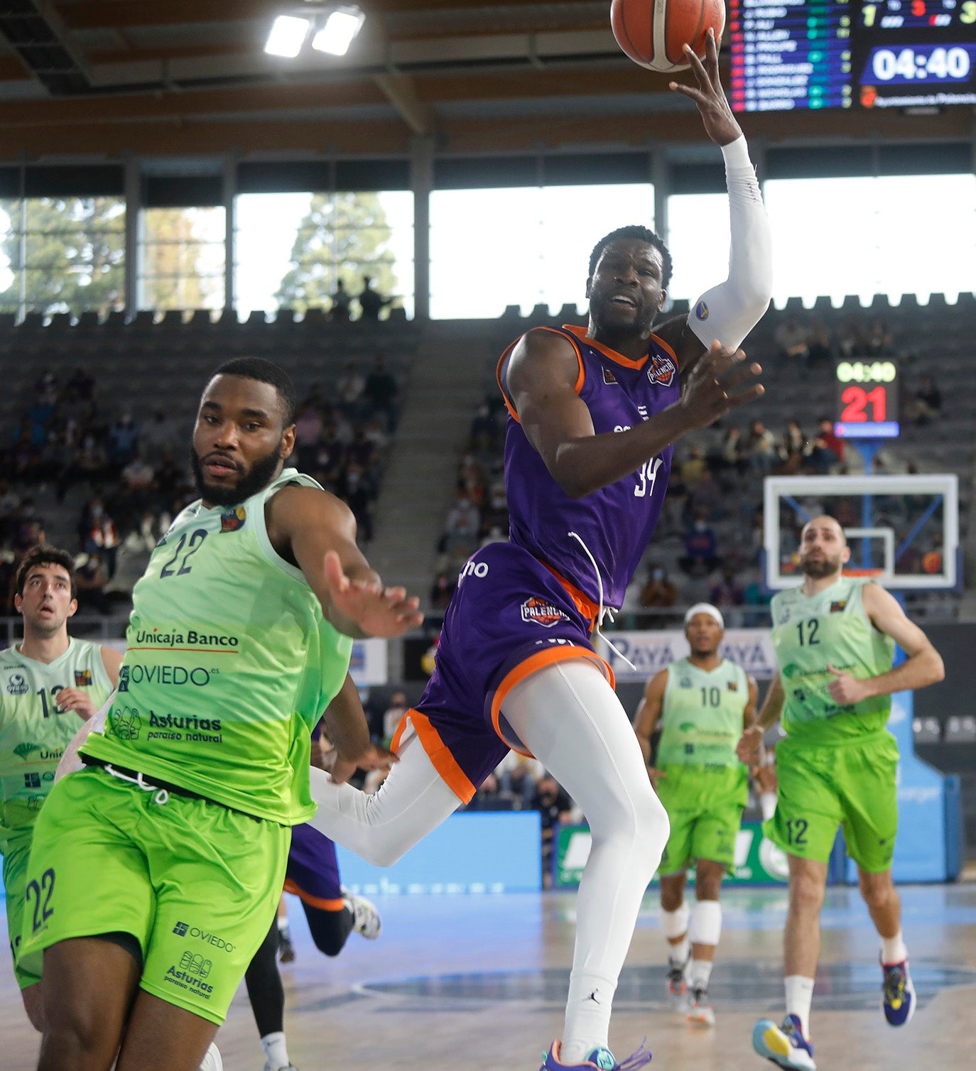 EasyCharger Palencia 76 - 80 Unicaja Banco Oviedo