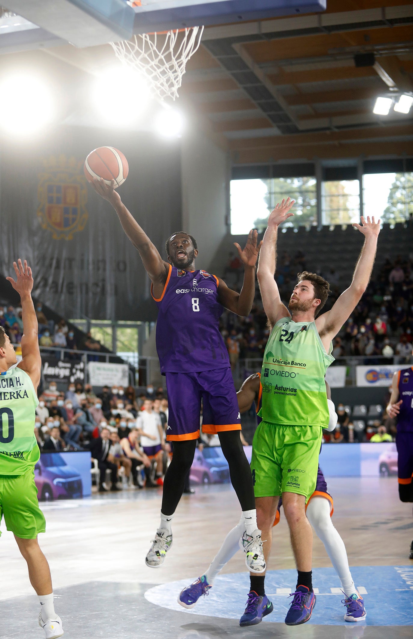 EasyCharger Palencia 76 - 80 Unicaja Banco Oviedo