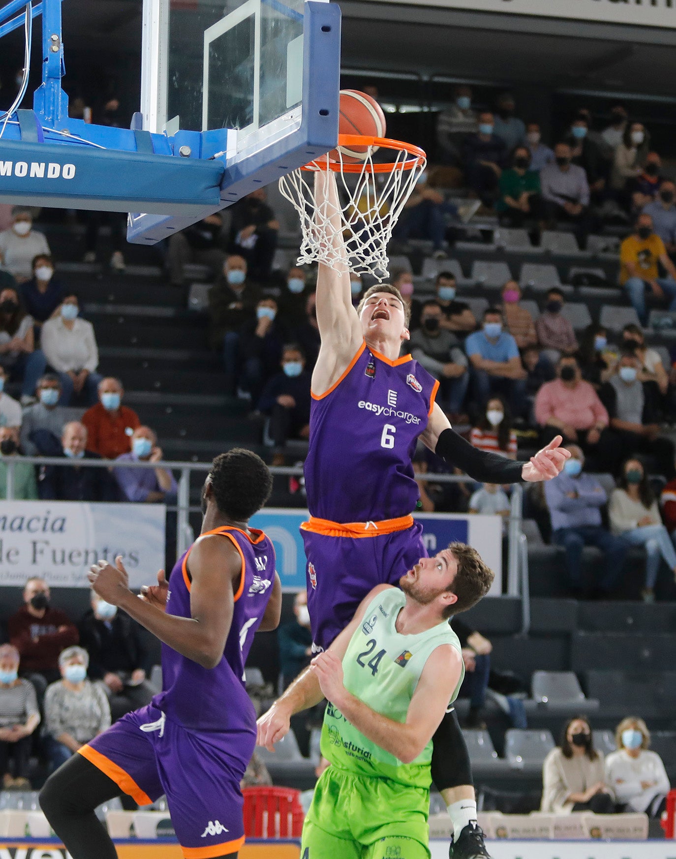 EasyCharger Palencia 76 - 80 Unicaja Banco Oviedo