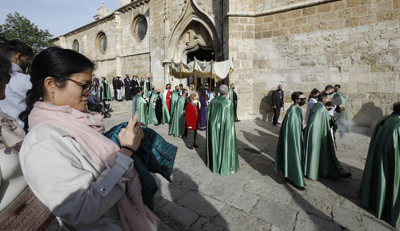 Fotos: Domingo de Resurrección: La Virgen se encuentra con su hijo