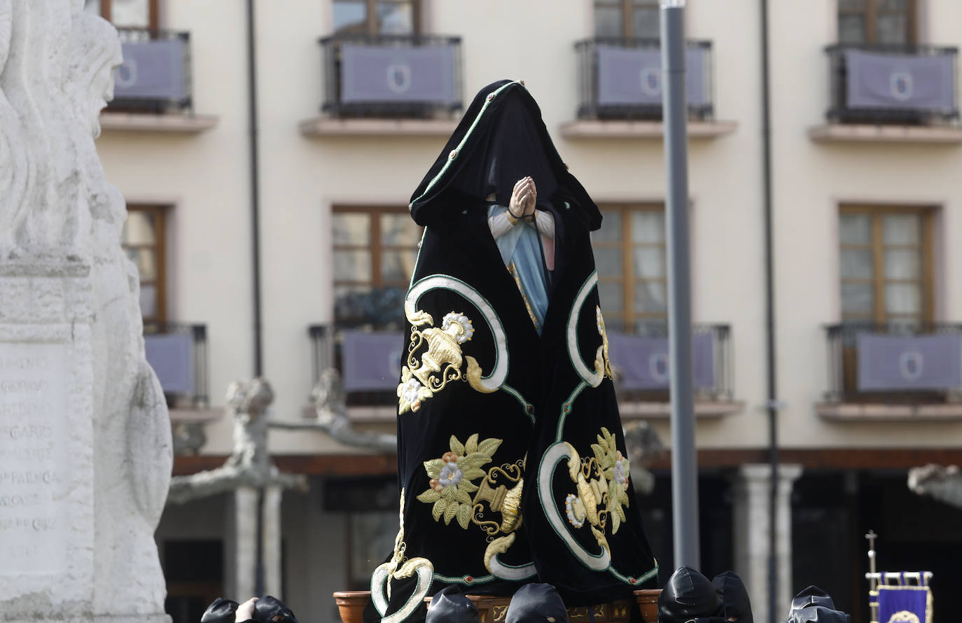 Fotos: Domingo de Resurrección: La Virgen se encuentra con su hijo