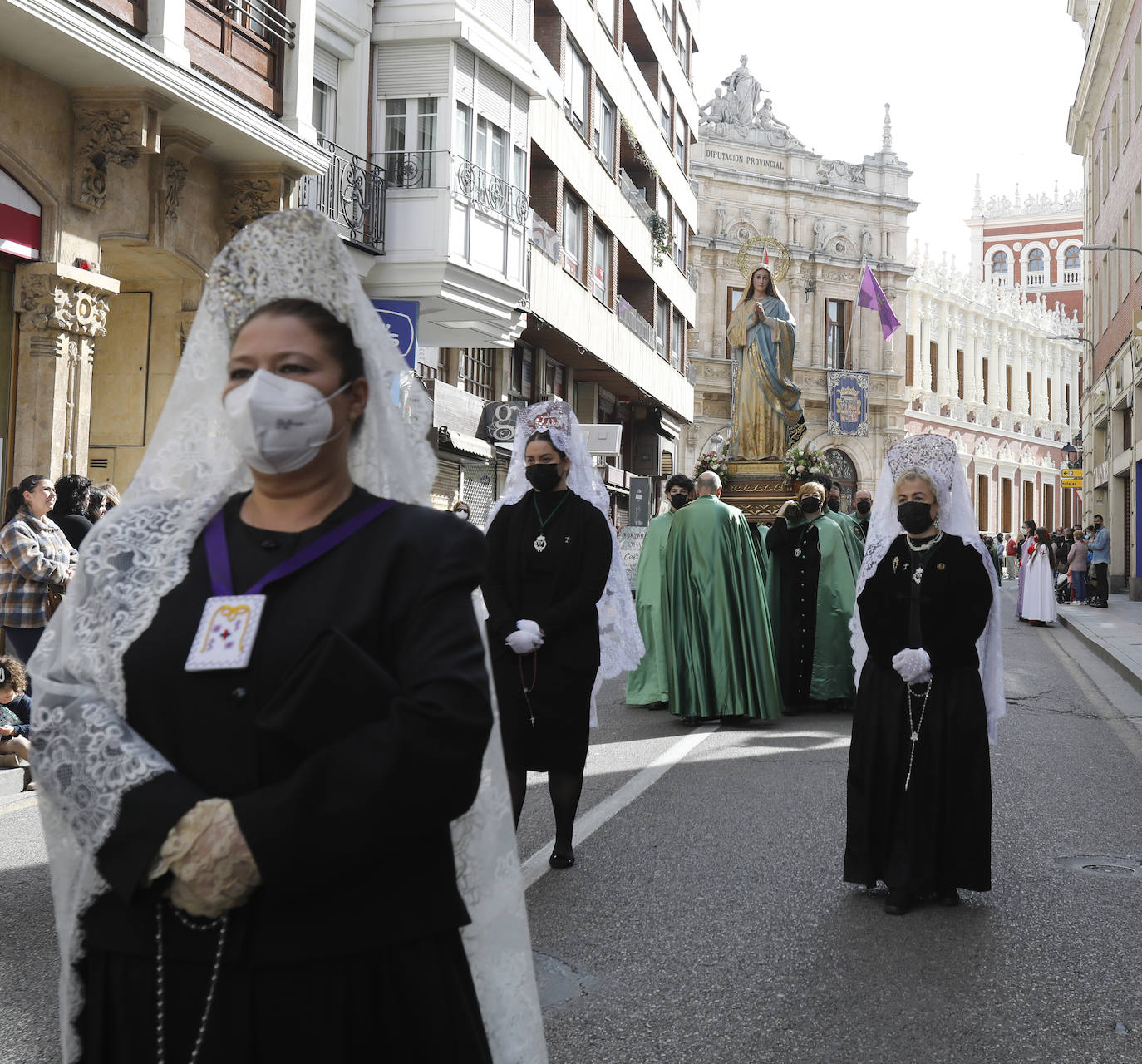 Fotos: Domingo de Resurrección: La Virgen se encuentra con su hijo