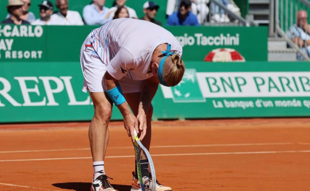 Davidovich se lamenta tras un punto fallado en la final de Montecarlo.