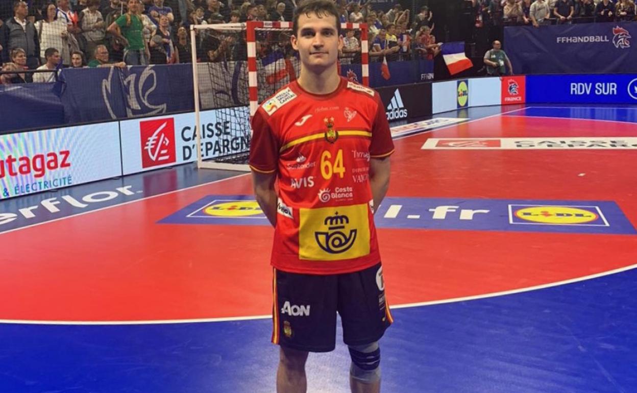 Jorge Serrano, en su primera internacionalidad con la selección española. 