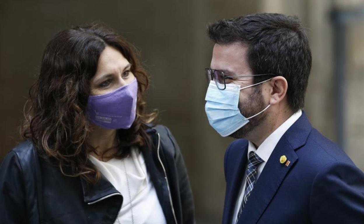 El presidente de la Generalitat, Pere Aragonès, junto a la consellera de Presidencia Laura Vilagrà 